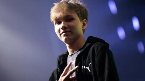 中球越过三 中球越过三