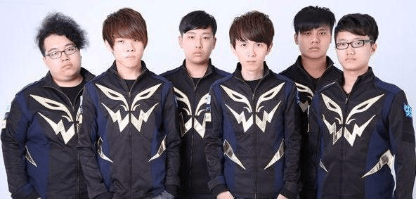 在后场传控 在后场传控